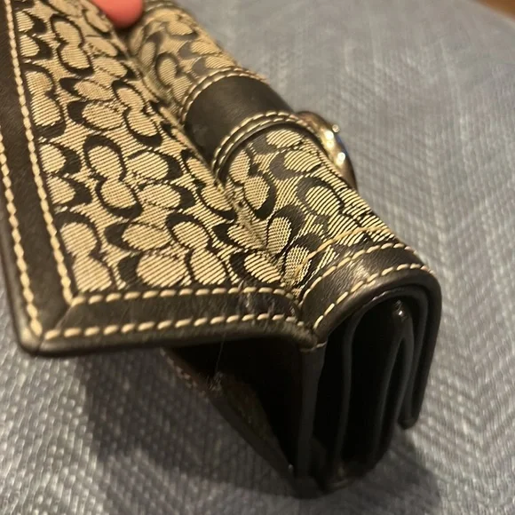 COACH Wallet Canvas Leather Signature Bifold Buckled Wallet. Authentic. Exc Cond - Picture 4 of 5